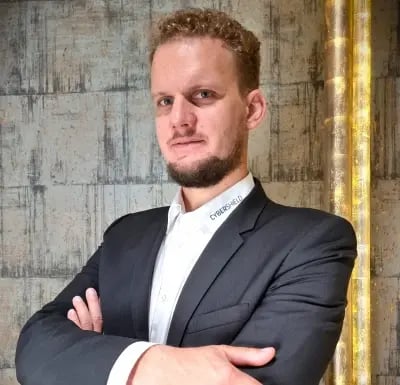 christian_400x385